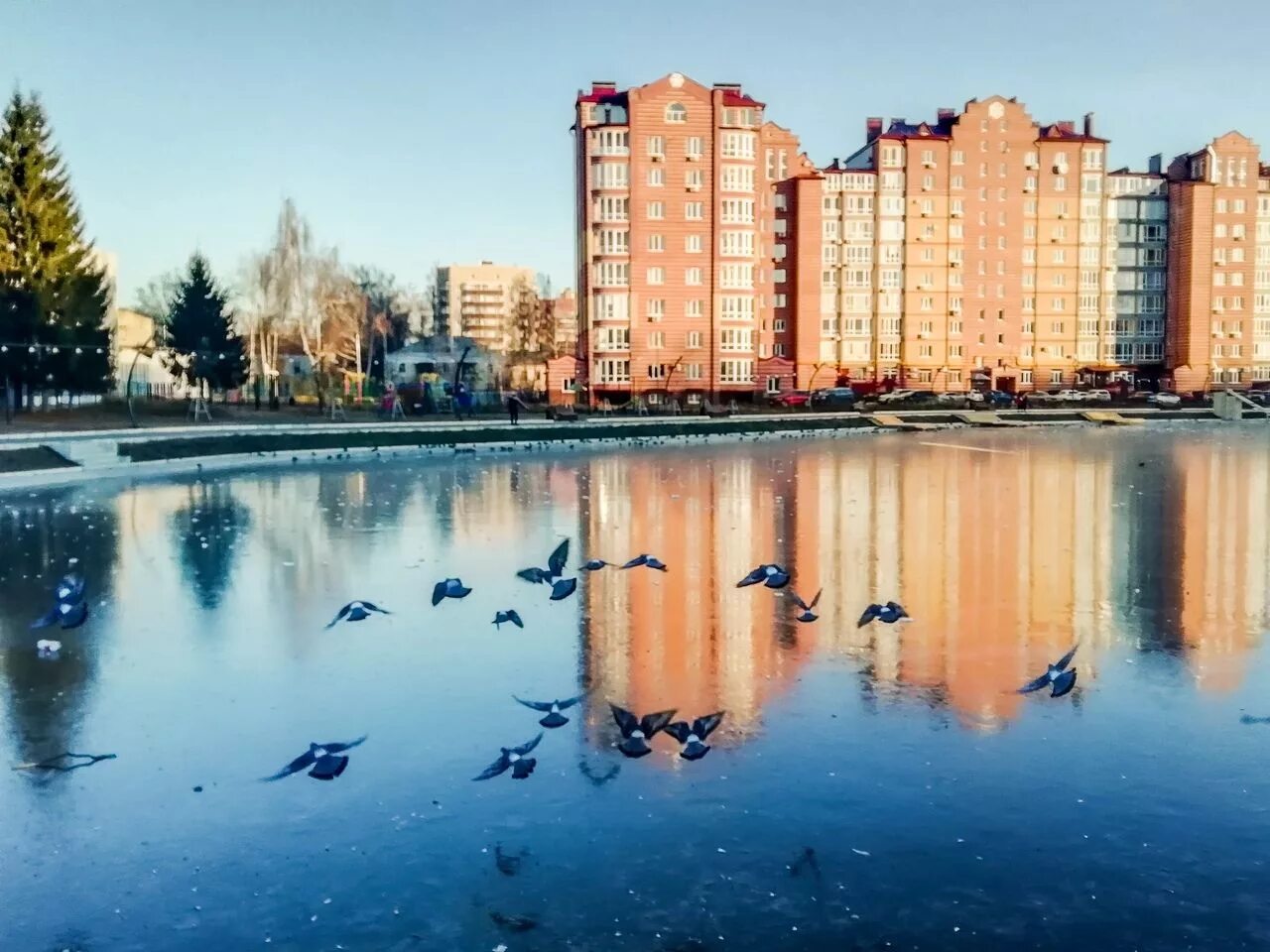 Город озера достопримечательности. Парк городское озеро Зеленодольск. Зеленодольск Татарстан озеро. Городское поселение город Зеленодольск. Зеленодольск набережная.