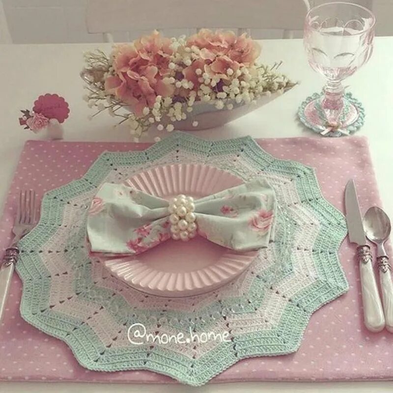 Прямоугольная салфетка для сервировки стола крючком. Салфетка для сервировки крючком. Набор салфеток для сервировки стола крючком. Салфетки для сервировки стола. Сервировочные салфетки крючком.