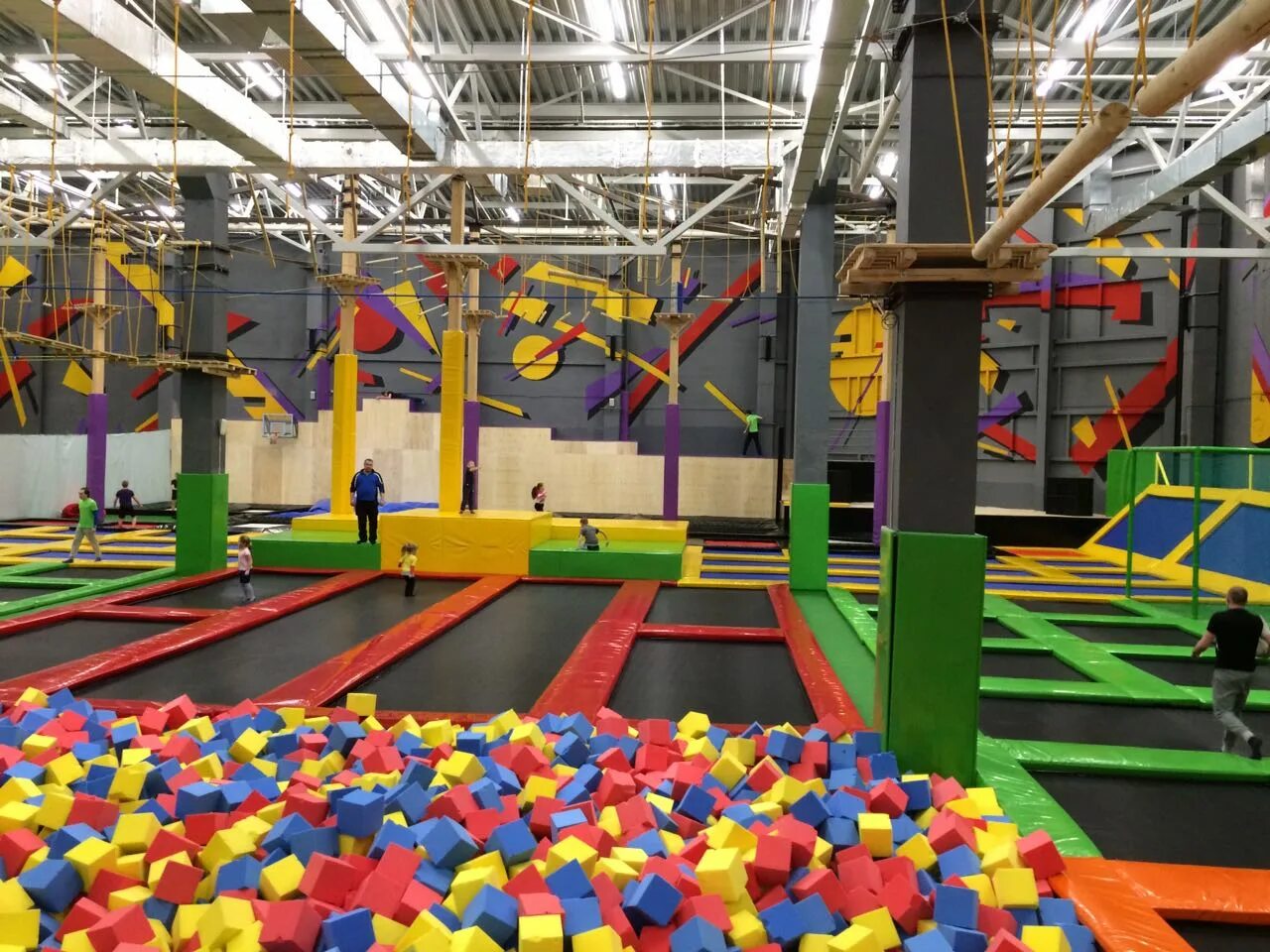 Батутный центр протвино. Батутный центр пушка абакан. Батутный парк марио киров. Спарта копейск бажова батуты. Батутный центр протвино.