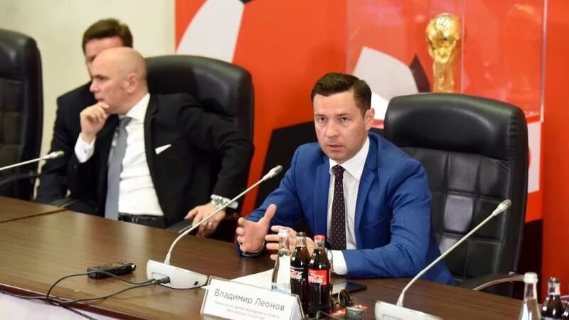 Министр спорта татарстана. Леонов министр Казань. Владимир Леонов министр спорта Татарстана. Владимир Леонов Казань. Министр спорта Татарстана фото.