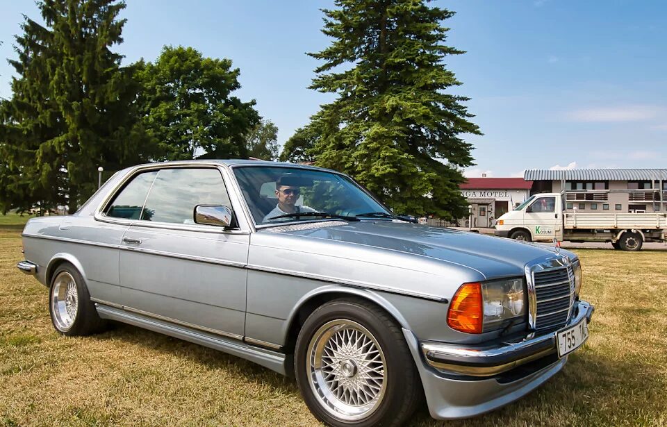 Купе Mercedes 230 W123 с очень подробной историей! - DRIVE2