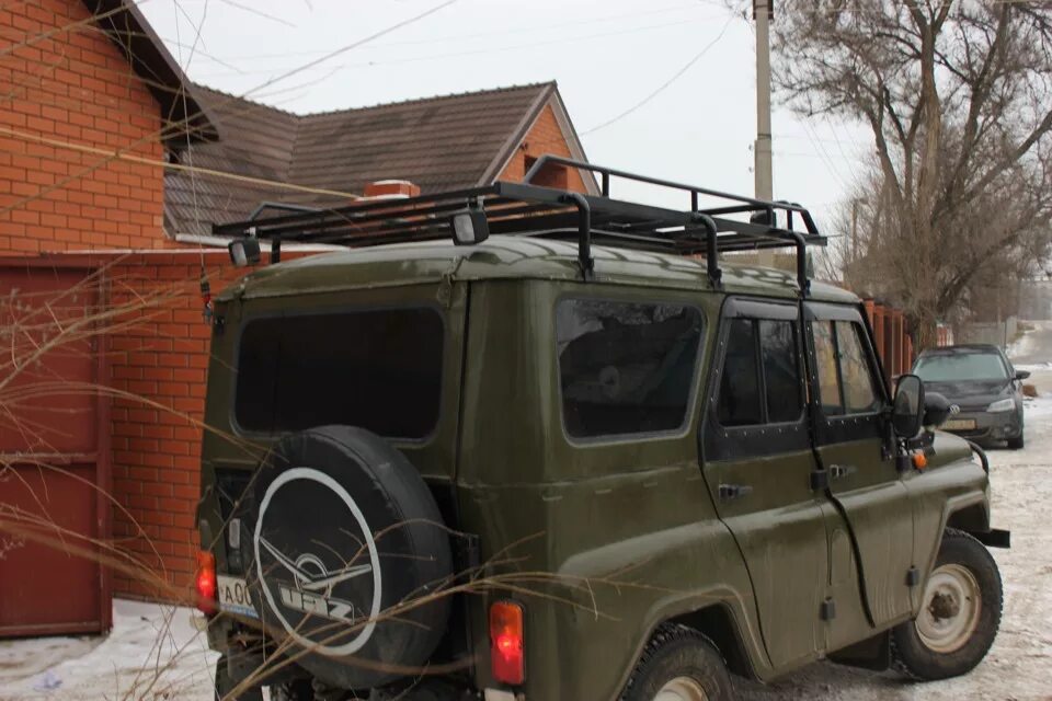 Крыша уаз хантер купить. УАЗ 31512 багажник. Рейлинг багажника УАЗ 31512. Козырёк для УАЗ 31512. Пластиковая крыша на УАЗ 31512.