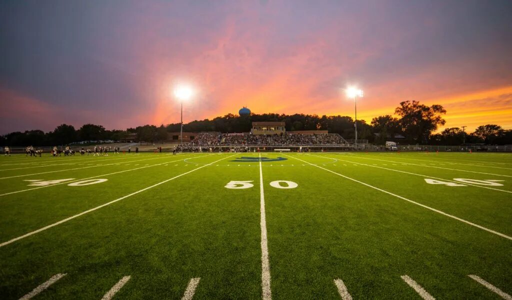 Земельный участок в поле. Фенуэй парк бостон. Unexpected field. Софтбол поле. Блумфилд стадион.
