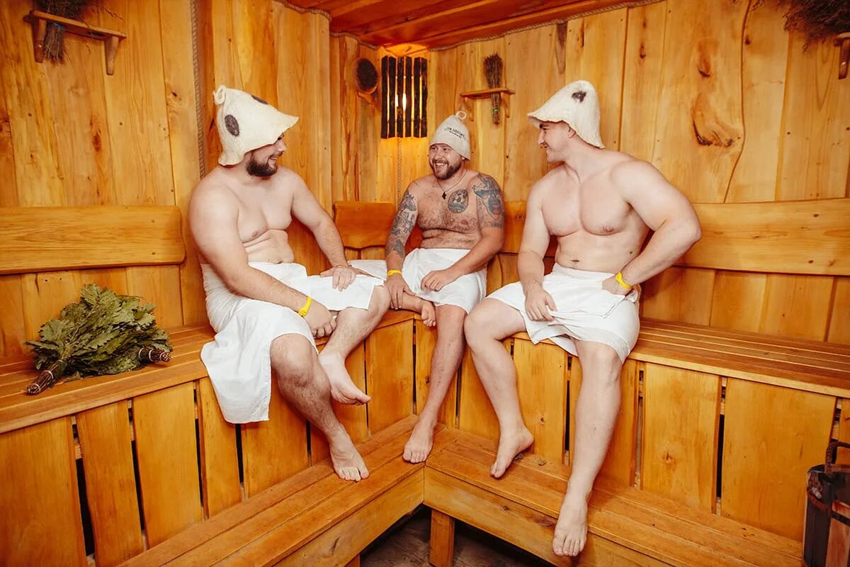 Три богатыря, мужская баня, Краснодар. Мужская общественная баня три богатыря. Три богатыря баня Краснодар. Мужчины в бане.