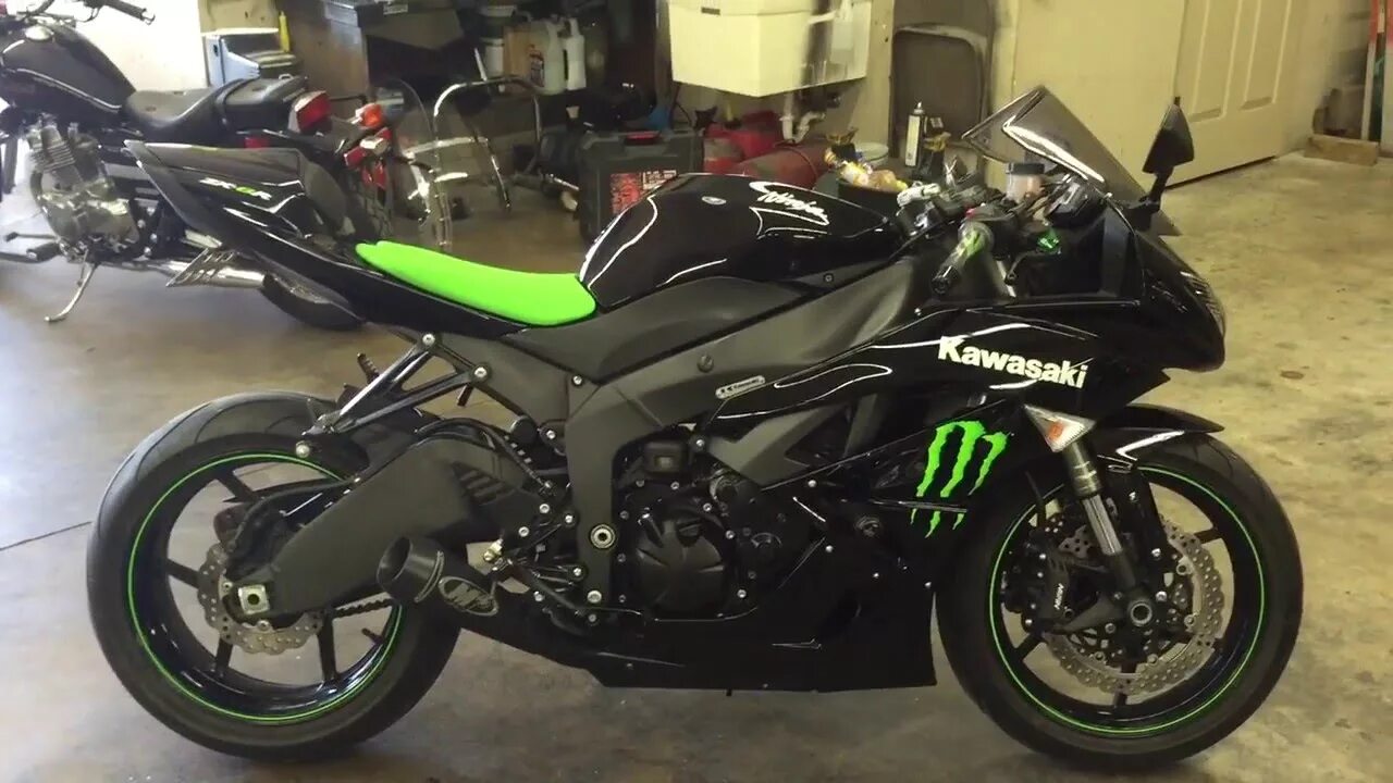 Номер двигателя kawasaki ninja 250. Кавасаки ниндзя 650 2009. Kawasaki 1000 2008 год. Кавасаки ниндзя квадратный. Кавасаки ниндзя 2009.