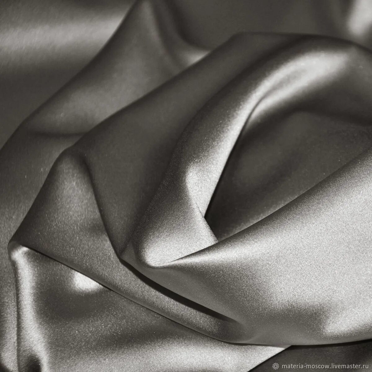 Атласный шелк. Атласный шелк. Шелк с золотом. Ткань шёлк 15124. Креп сатин  фиолетовый мато 2023.