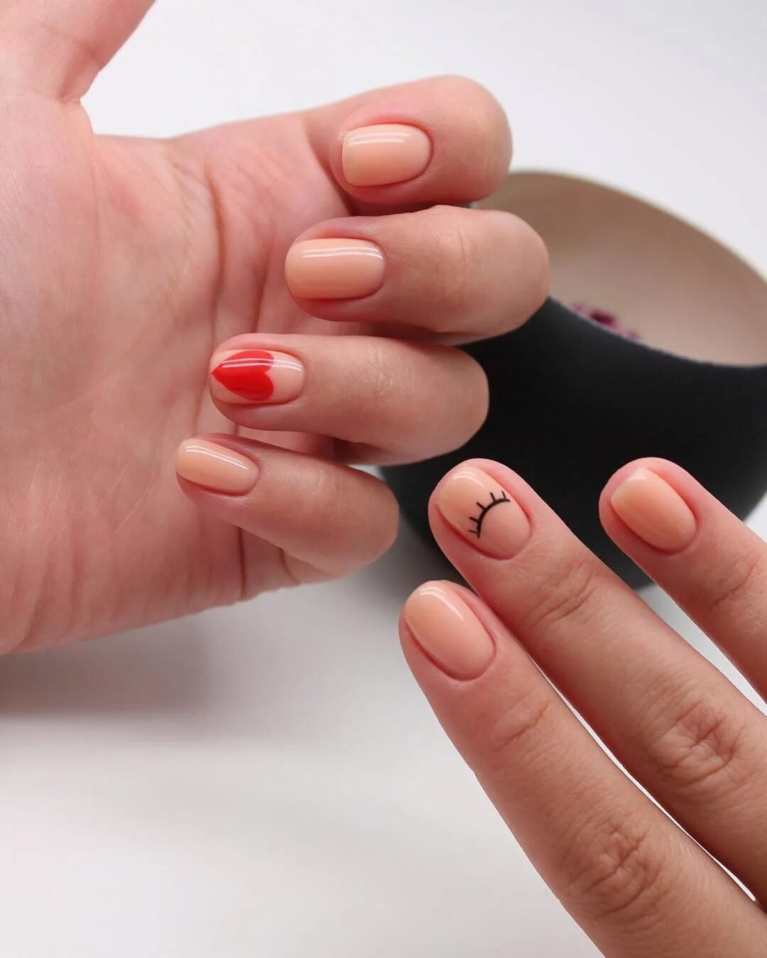 СОДА ОН МАЙ ЛИПС on Instagram: "@harrietwestmoreland" Round nails, Manicure, Nat