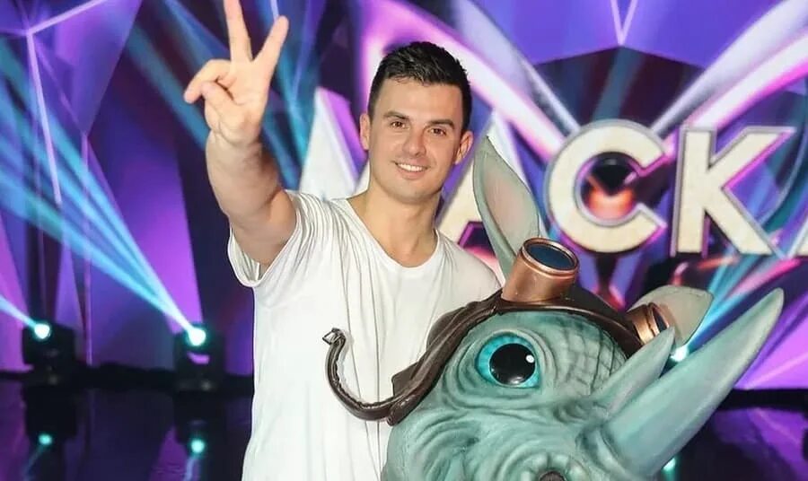 Шоу мозгоон. Ноты queen для фортепиано show must go. Фредди меркьюри 1986. The magic show. Шоу мозгоон.