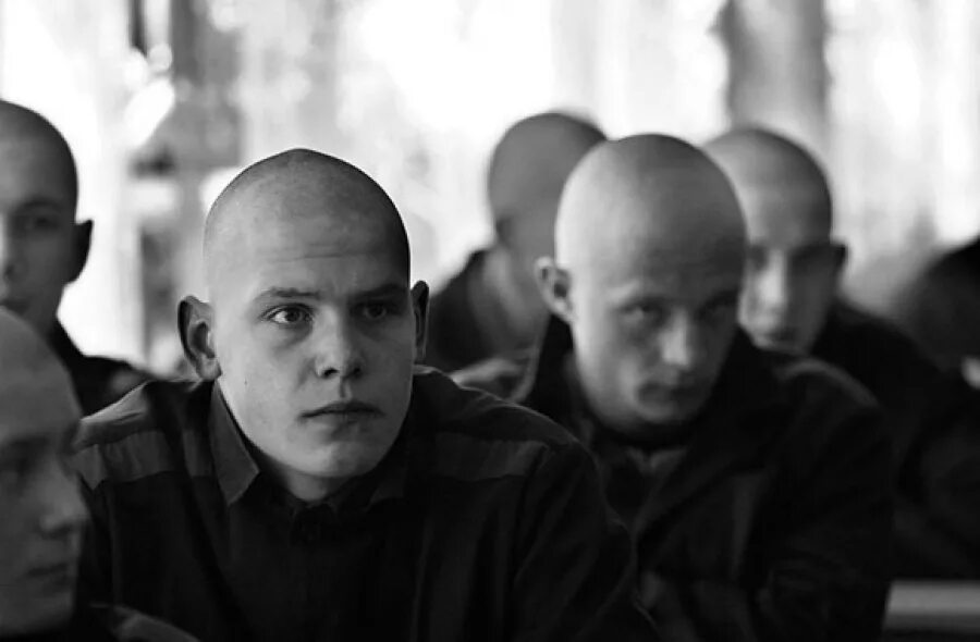 Прости молодость ужасы детской колонии 2016. Колония для мальчиков. Невель колония для несовершеннолетних. Колония для несовершеннолетних. Исправительно-трудовые колония несовершеннолетних.