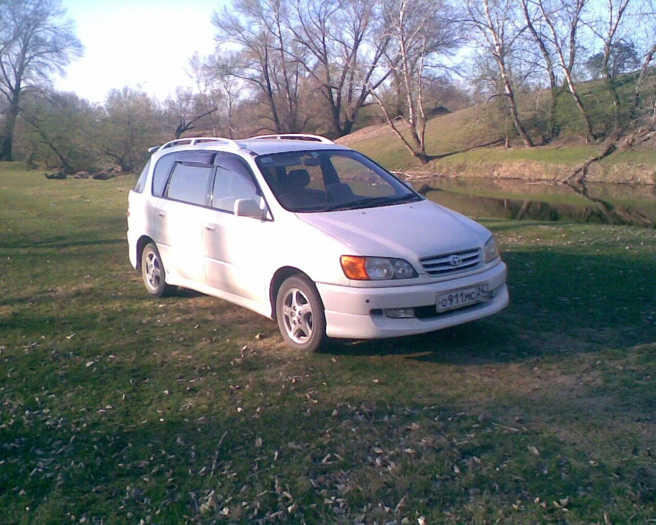 Toyota ipsum 1999. Тойота ипсум 1999 года. Тойота 1999 года модели. Тойота ипсум 1999 белая. Toyota ipsum 1999.