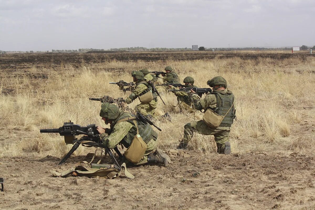 Военные учения России. Учения сухопутных войск. Учения Вооруженных сил России. Армия России военные учения. Вс рф атакуют