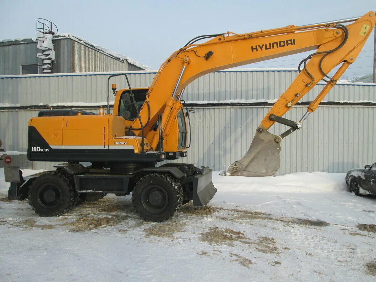 Колесный экскаватор Hyundai r180w-9s. Hyundai 180w-9s. Экскаватор Хендай 180 колесный. Хундай 180 экскаватор колесный. Куплю экскаватор hyundai