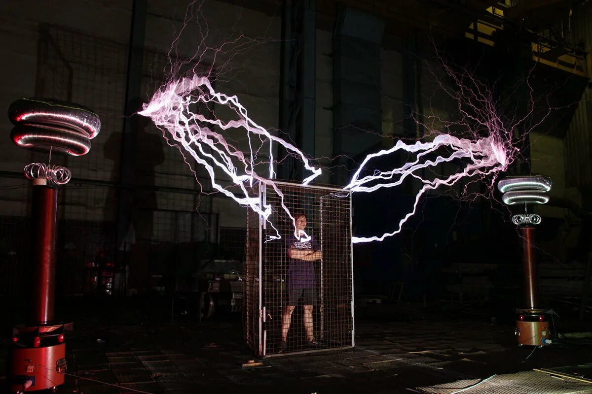 Стример катушка тесла. Никола тесла катушка теслы. Tesla bobini. Никола тесла катушка теслы. Трансформатор для катушки тесла.