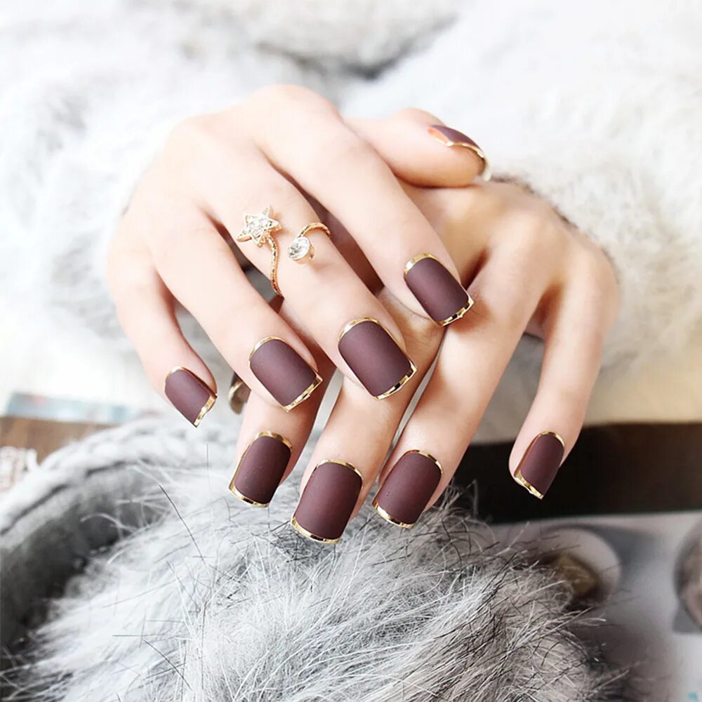 Стильный изящный маникюр. Стильные дорогие ногти. Стильные длинные ногти. Красивый дорогой маникюр. Маникюр для богатых стильных.