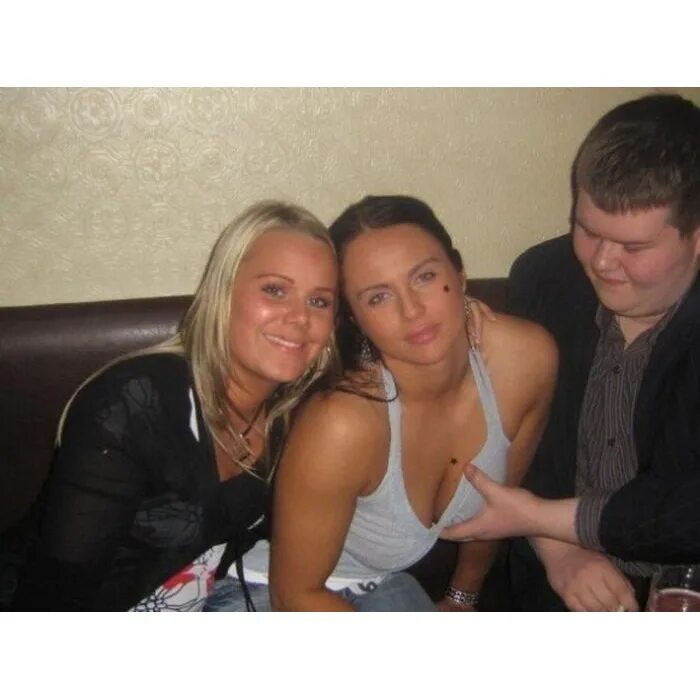 Джил элвгрен пин ап. Мужчины хуже баб цитаты. Парни хуже баб. Базарная баба афоризмы. Сплетни это.