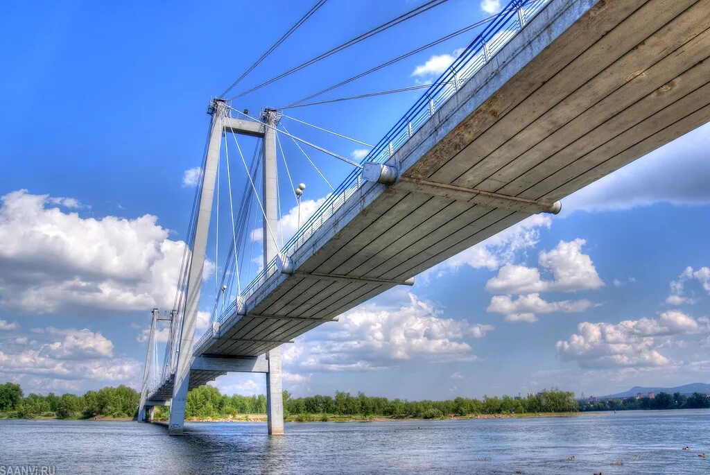 Пешеходный виноградовский мост красноярск. Виноградовский мост. Виноградный мост красноярск. Вантовый мост красноярск. Вантовый красноярск.