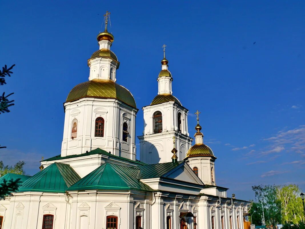 Казанская церковь дивеевского монастыря. Казанский храм дивеевского монастыря. Храм рождества в дивеево. Храм рождества в дивеево. Дивеевский монастырь храм рождества христова.