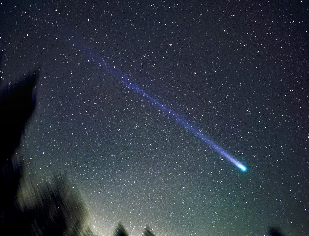 Комета понса брукса. Комета галлея. C/1995 o1 (хейла — боппа). Хвостатая комета. Комета свифта-туттля.