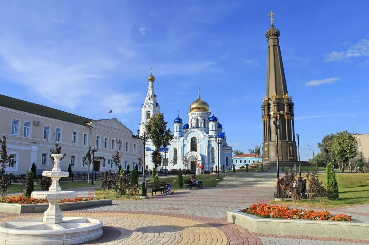 Малый ярославец калужская. Малоярославец достопримечательности. Пл. Малоярославец парк 1812. Малоярославец город.