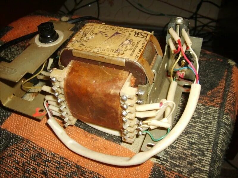 Блоки памяти на феррит транзисторных ячейках. Трансформатор форум. Трансформатор романтика 222 стерео. Трансформатор 0029 ymx. Трансформатор trafo-50.