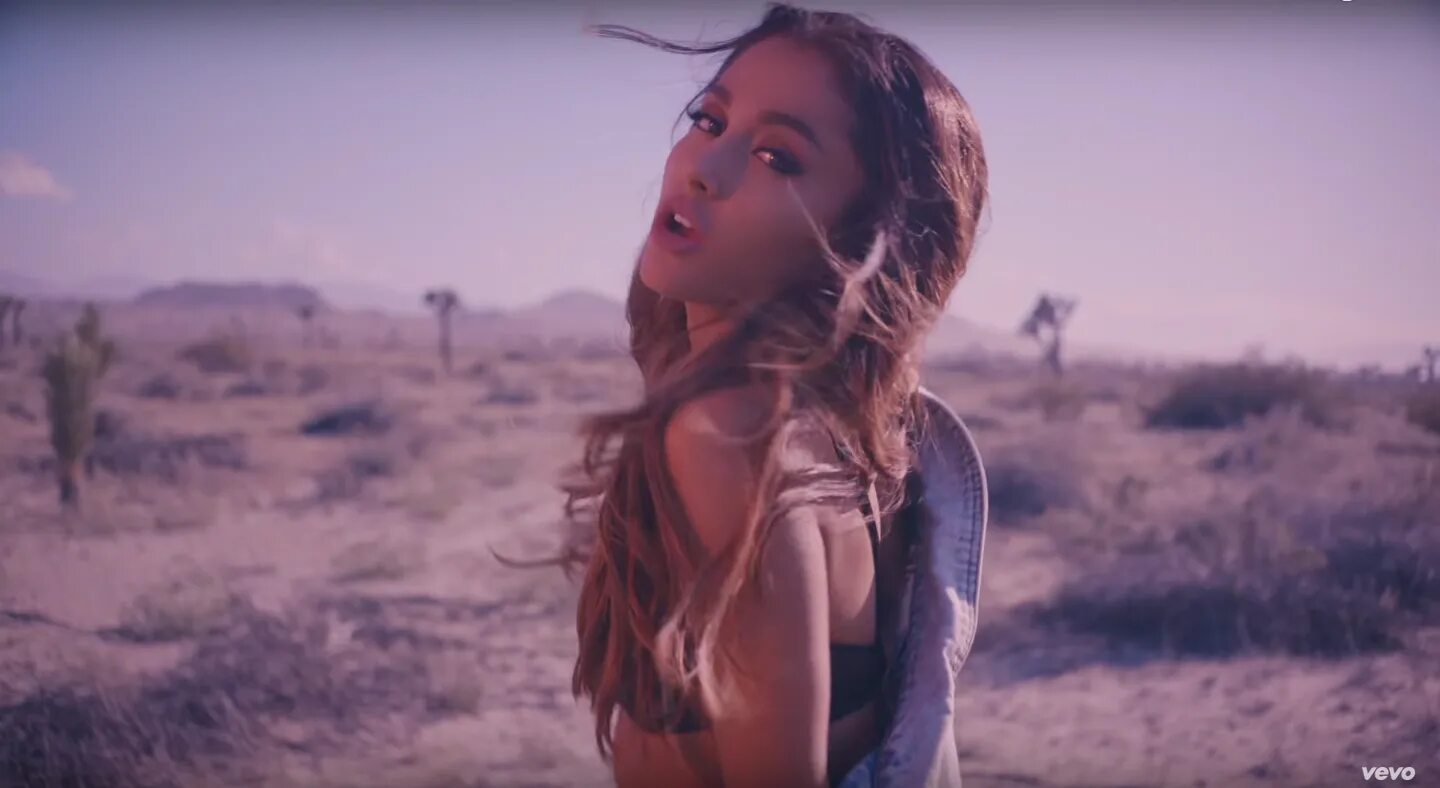Песня into you. Ариана гранде into you. ariana grande into you клип. ариана гранде фото с клипов. vevo девушка.