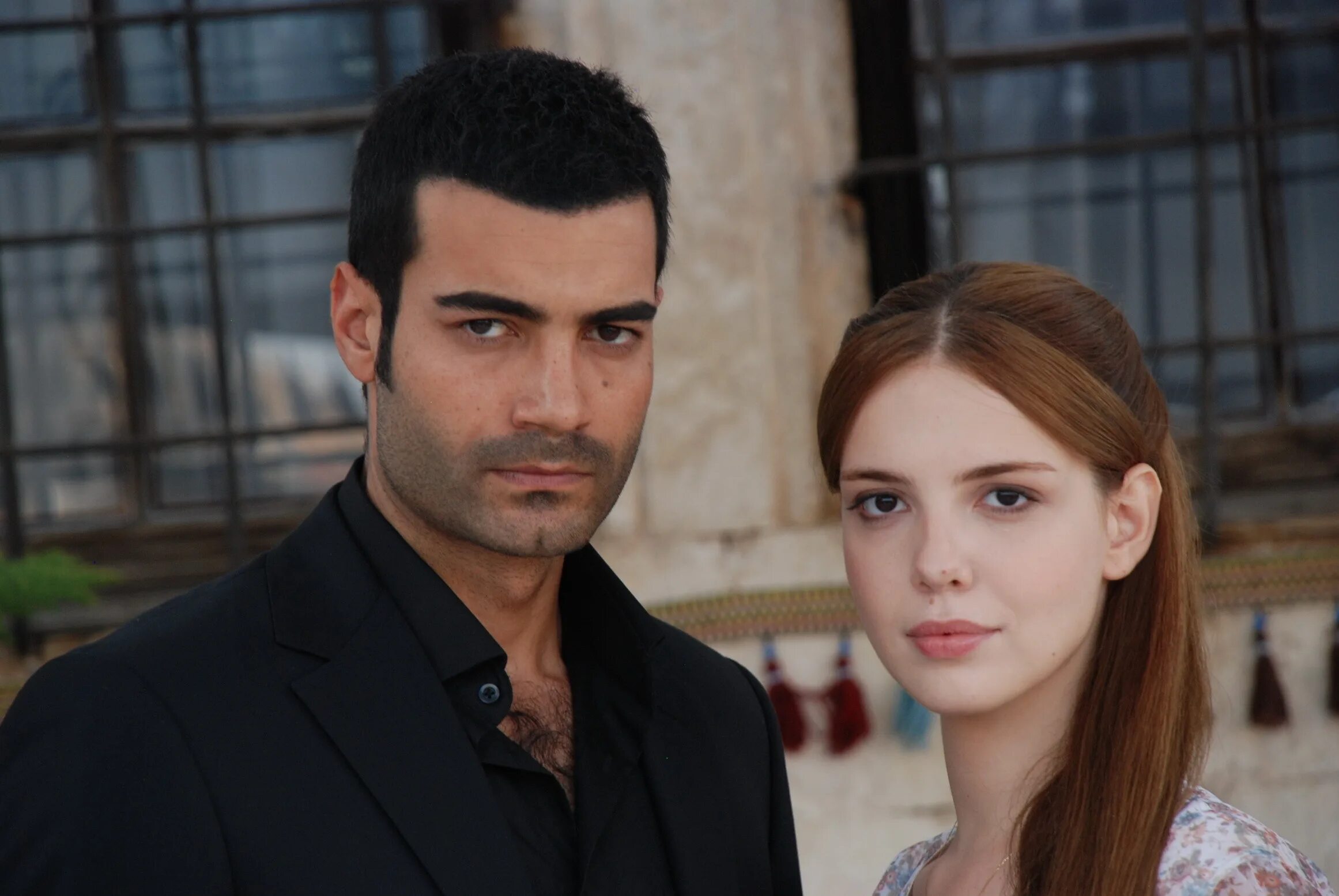 Между небом и землей турк. Турецкий сериал топрак и чинар. турецкий сериал между небом иземлей. между небом и землёй турецкий сериал юсуф. между небом и землёй турецкий сериал топрак.