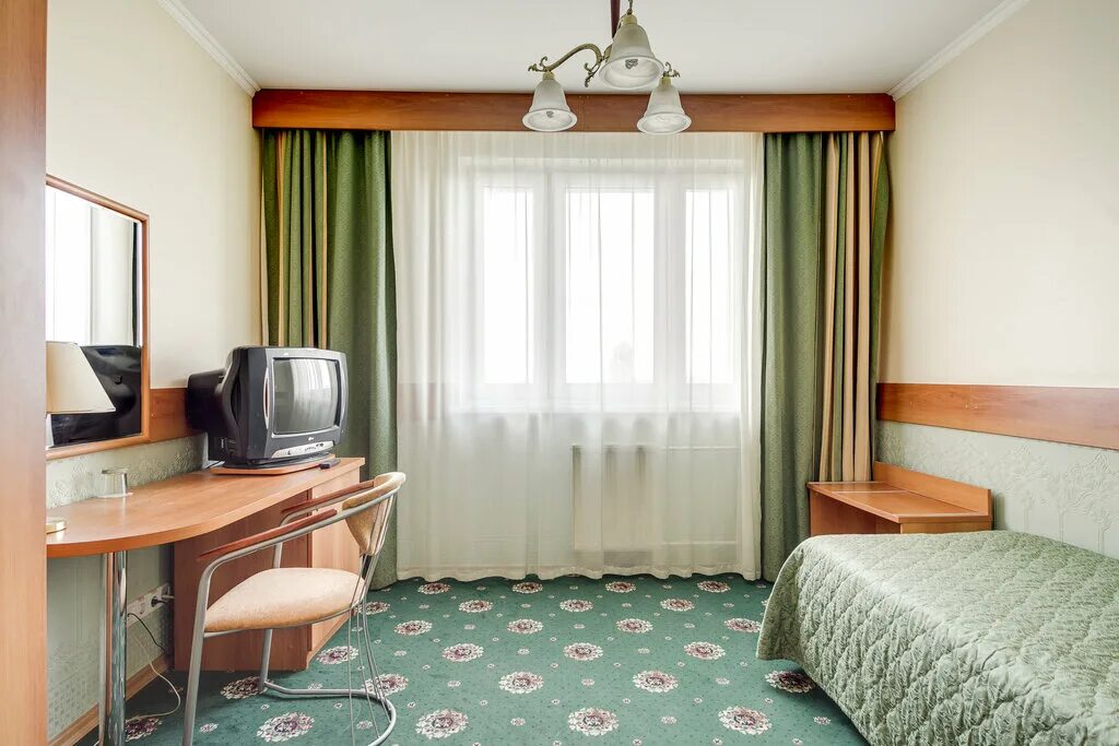 Телефон гостиницы орехово. Гостиница орехово метро орехово. Гостиницы м орехово. Апарт отель орехово москва. Орехово апарт отель.