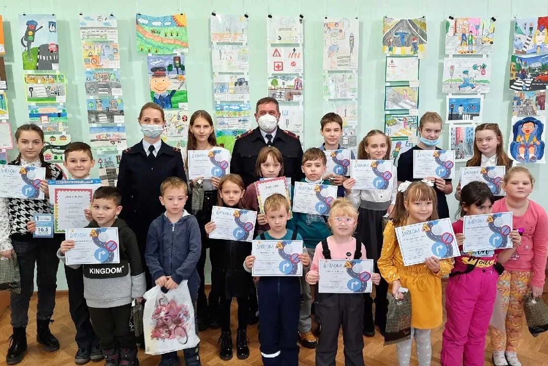 Дом детского творчества кушва. Дома детского творчества. Минусинск конкурс учитель года. Ддт г минусинск. Воспитатель года минусинск.