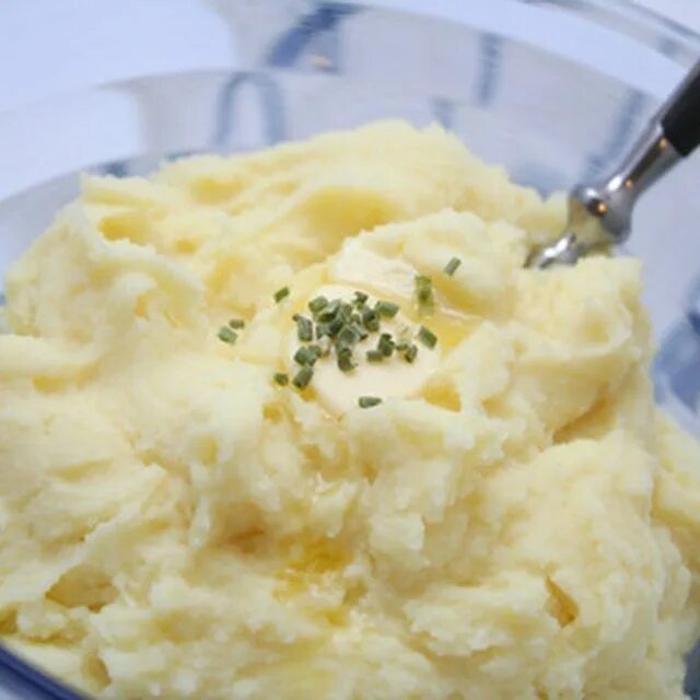 С чем есть пюре картофельное. Картофельное пюре здоровая еда. пюрешка пюре быстрого приготовления. картофель быстрого приготовления. картошка пюре быстрого приготовления.