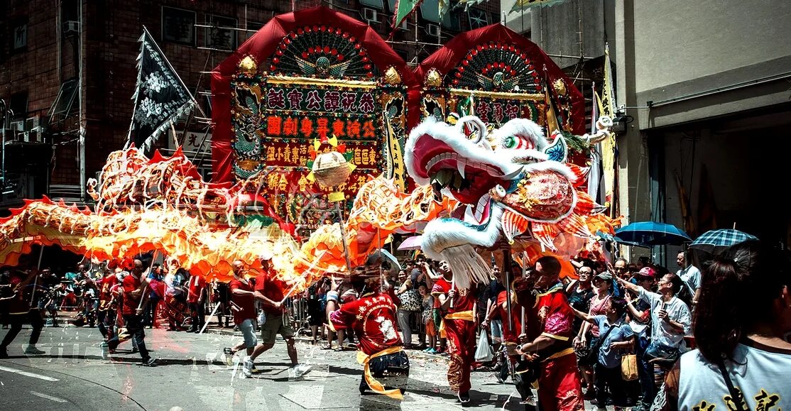 New years festival. Новый год в Китае. Китайский новый год фестиваль. Китайские национальные праздники. Традиционные праздники Китая.