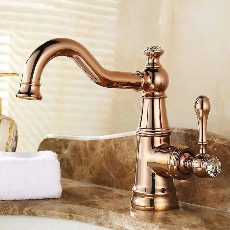 смеситель розовое золото. смесители розовое золото. кухонный смеситель под золото. смеситель для умывальника цвет розовое золото. смеситель для раковины розовое золото.