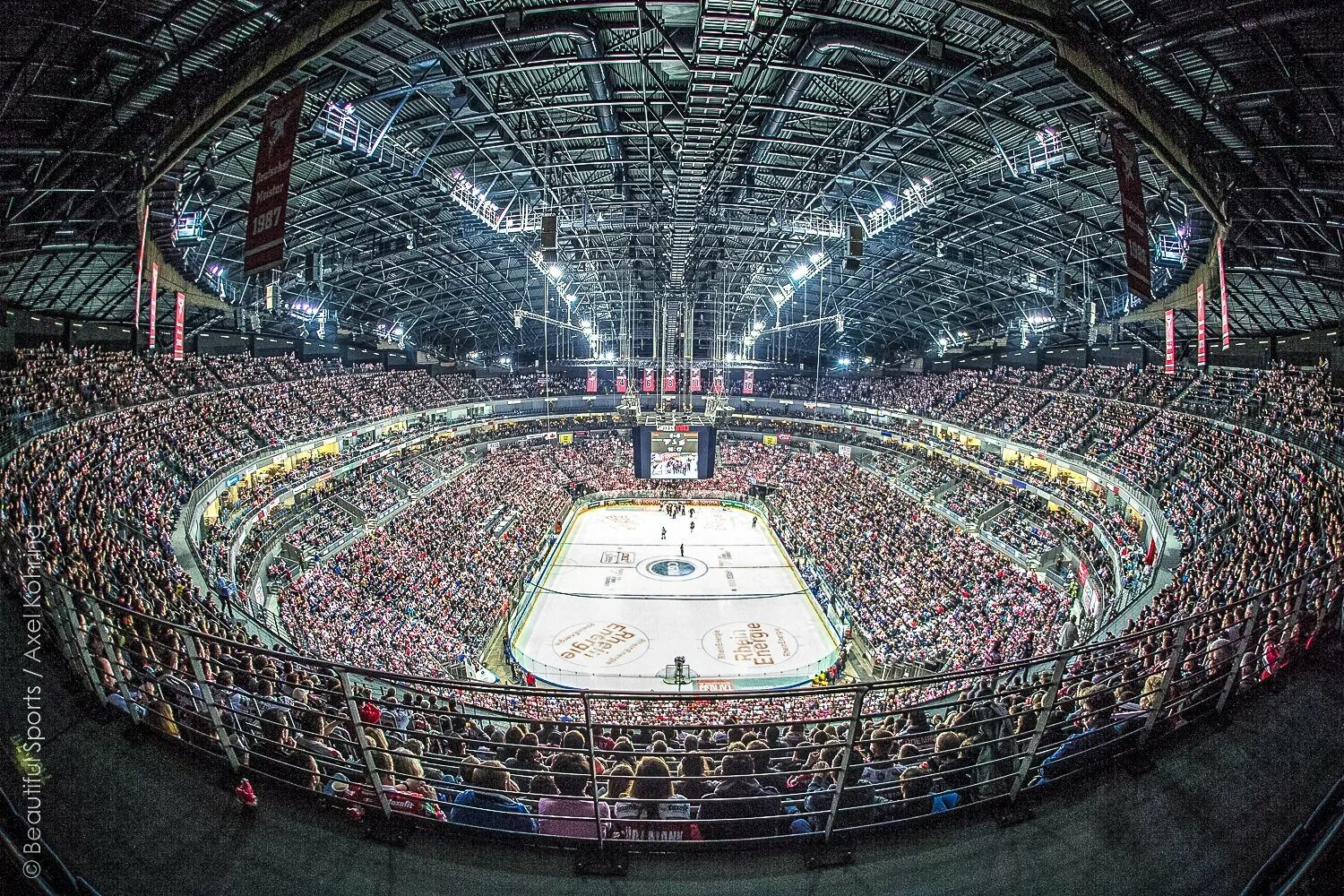 Ланксесс-Арена Кельн. Кельн хоккейная Арена. Lanxess Arena, Cologne, Германия. Lanxess Arena вместимость.