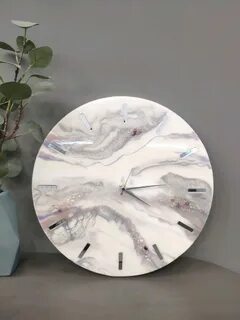 Часы ручная работа из смолы
