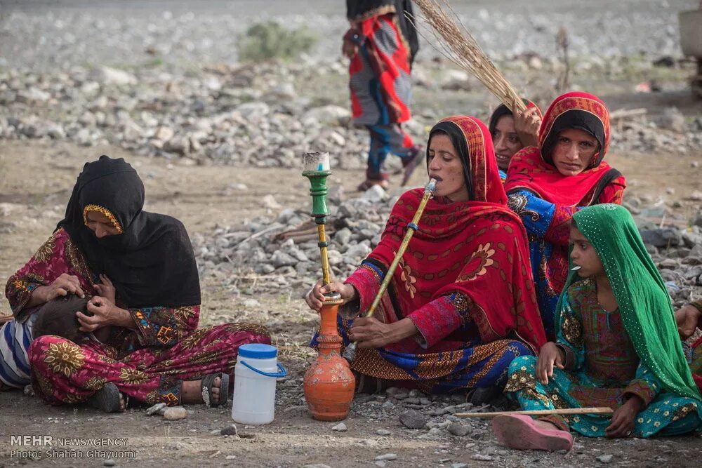 Кахтан. Арабы кахтаниты. Йемен горы. Река кахтана. Цветочные мужчины саудовская аравия.