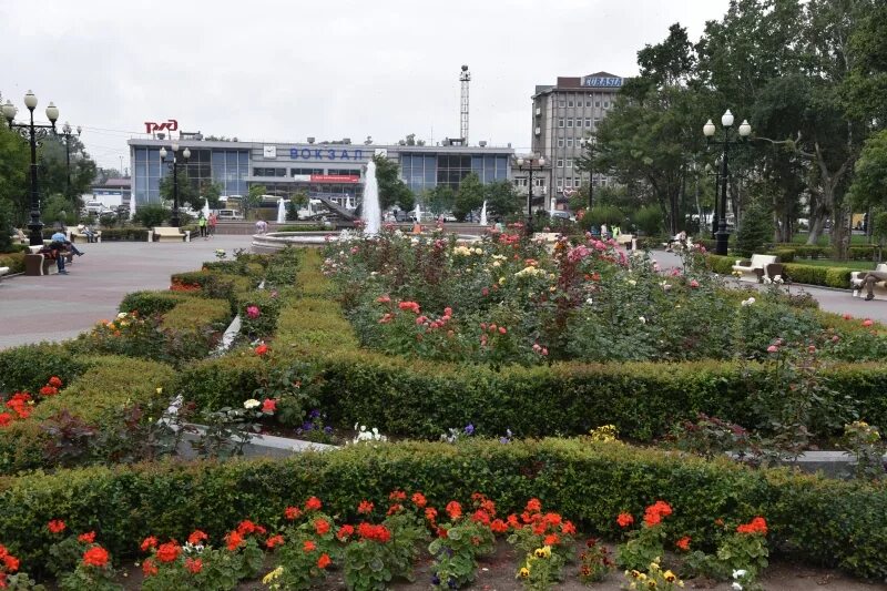 Погода в южно сахалинске в августе. Южно-Сахалинск центр города. Сахалин город Южно Сахалинск. Южно Сахалинск летом. Южный Сахалин летом.