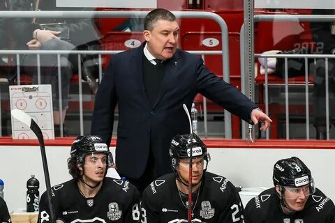 Где бывший тренер трактора