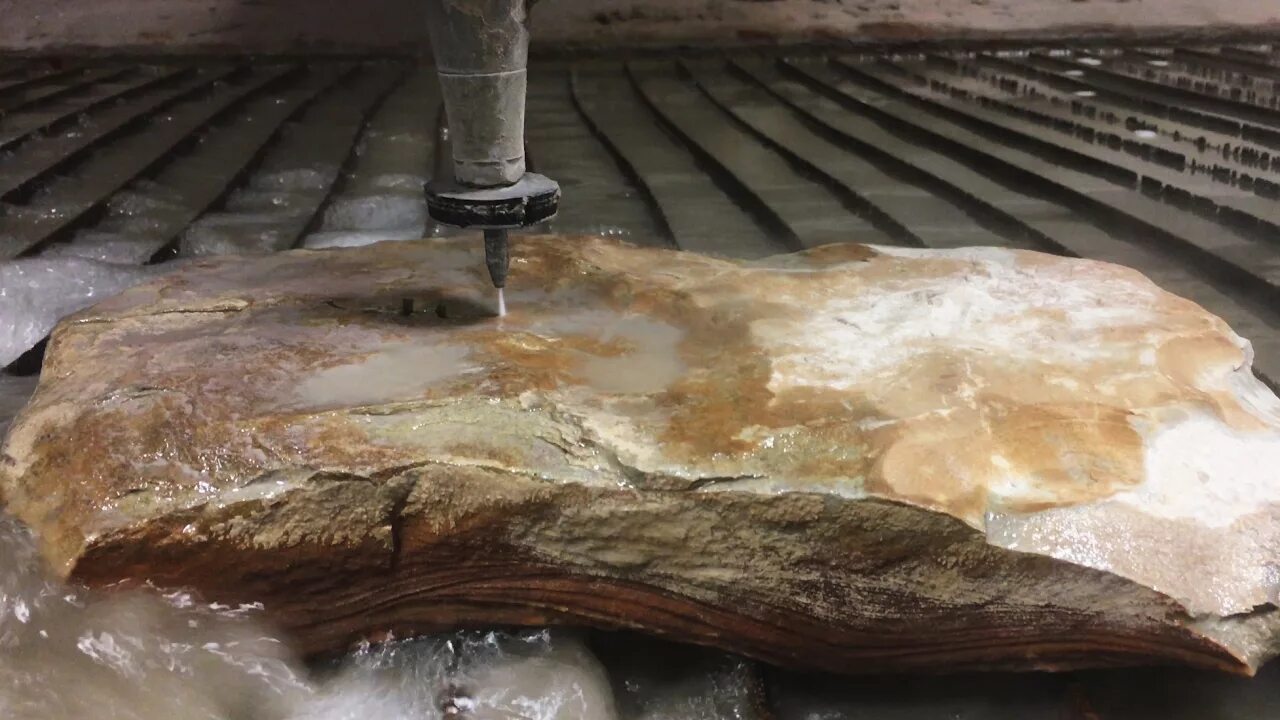Rock cutting. Cut rock.
