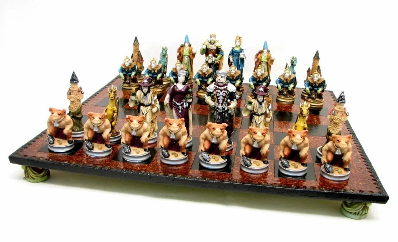 шахматы героями. сказка про шахматы. шахматы сувенирные фигурные. шахматы "куликовская битва". резные шахматы пантеон.