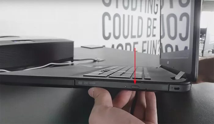 Как открыть дисковод на ноутбуке acer. Acer aspire e15 дисковод. ноутбук леново с дисководом. кнопка дисковода на ноутбуке. кнопка открытия дисковода на ноутбуке асер.