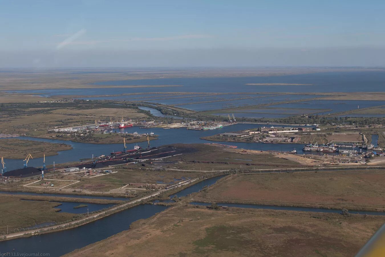 Темрюк обзор. Город темрюк. Население города темрюк краснодарский край. Темрюк краснодарский край порт. Темрюк площадь.
