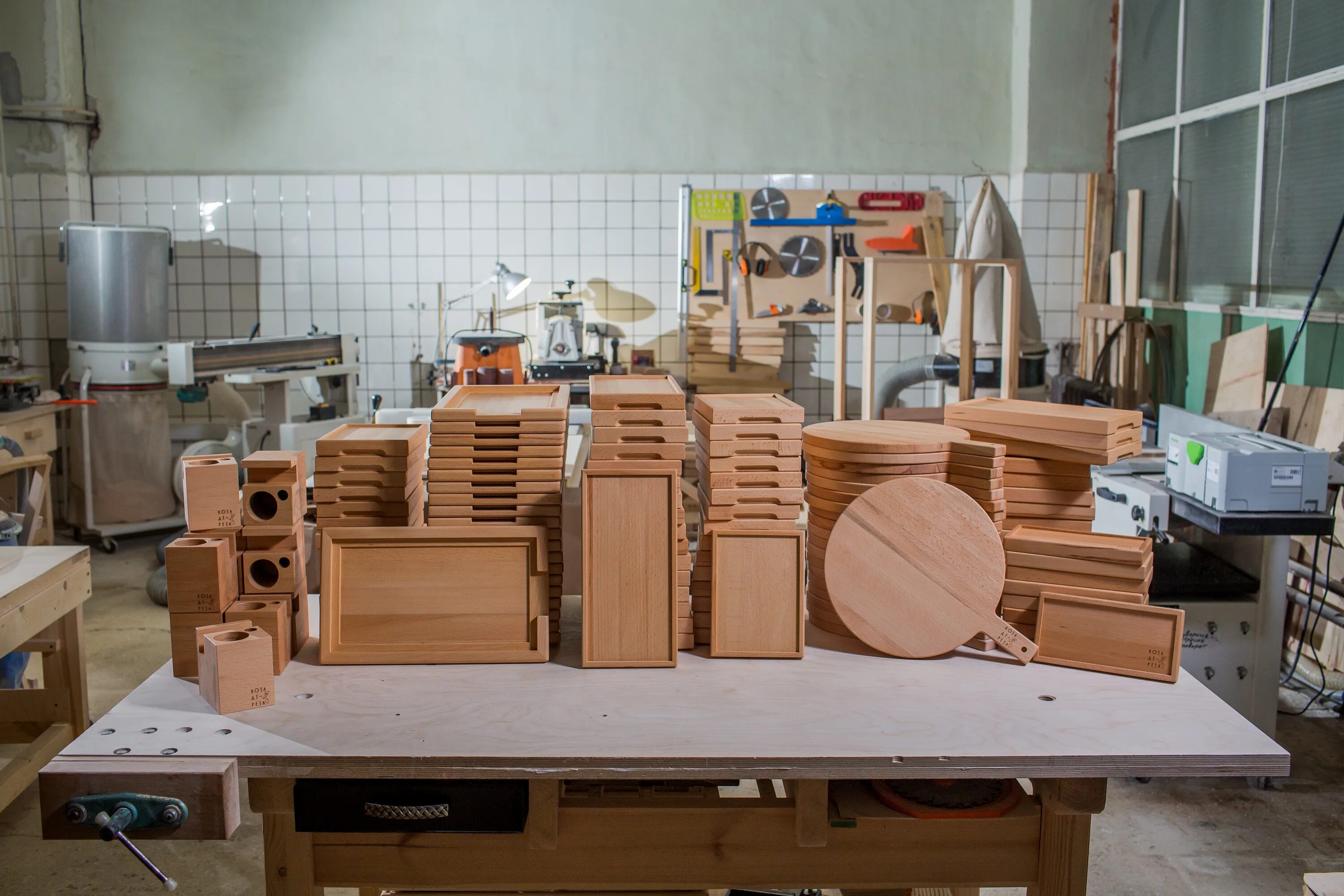 станок wood workshop. столярный цех. школа 426 ломоносова спб столярная мастерская. столярная мастерская в гараже. дар труда коворкинг.