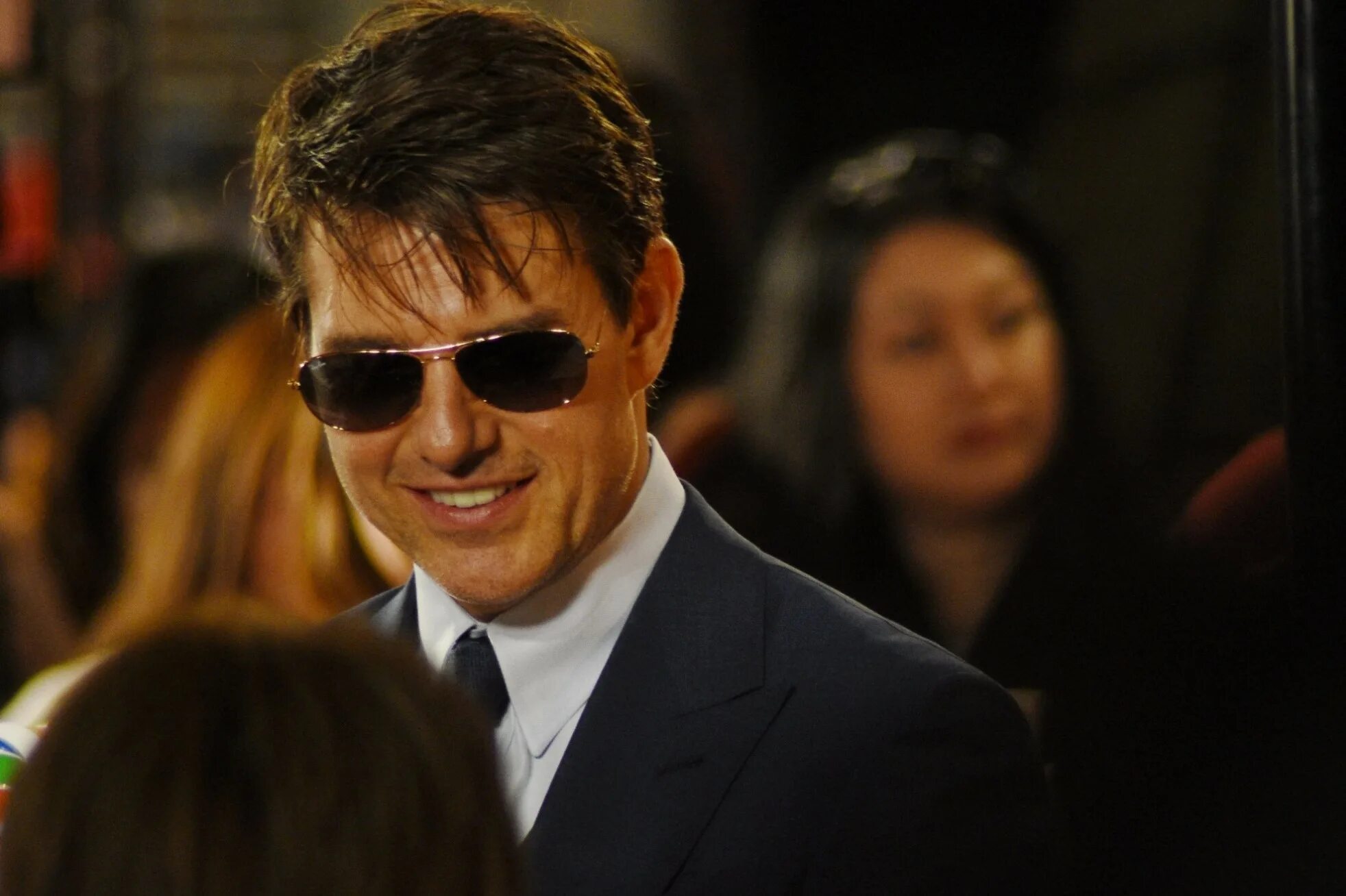 Том круз лучшее. Том круз миссия невыполнима очки. tom cruise 2025l фильм. очки тома круза в фильме миссия невыполнима. том круз бэтмен.