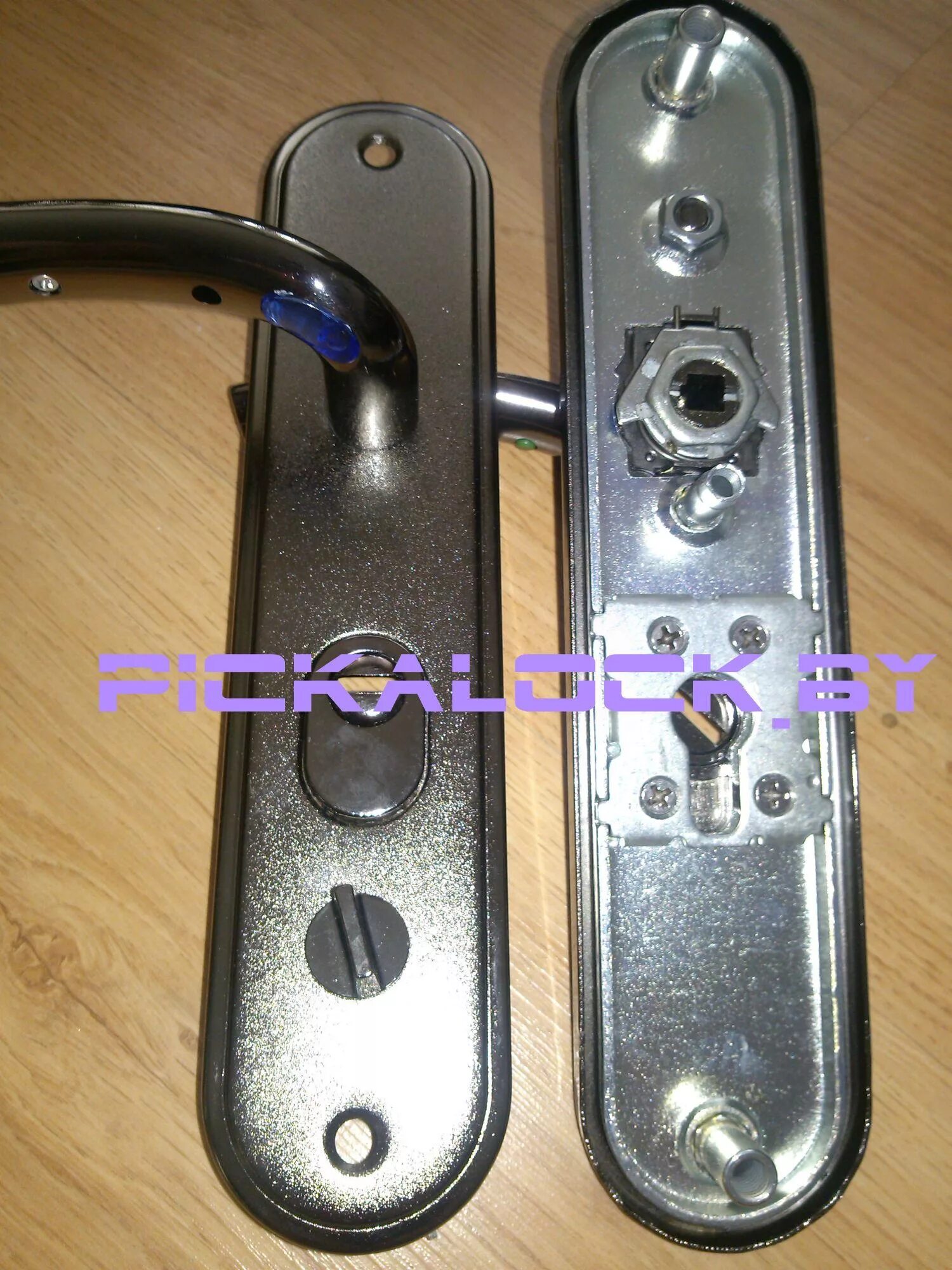 Как собрать входную ручку. Ручка master lock ml-200. замок на входную дверь master lock. сборка дверного замка masterlock. ручки на планке master lock ml-200.