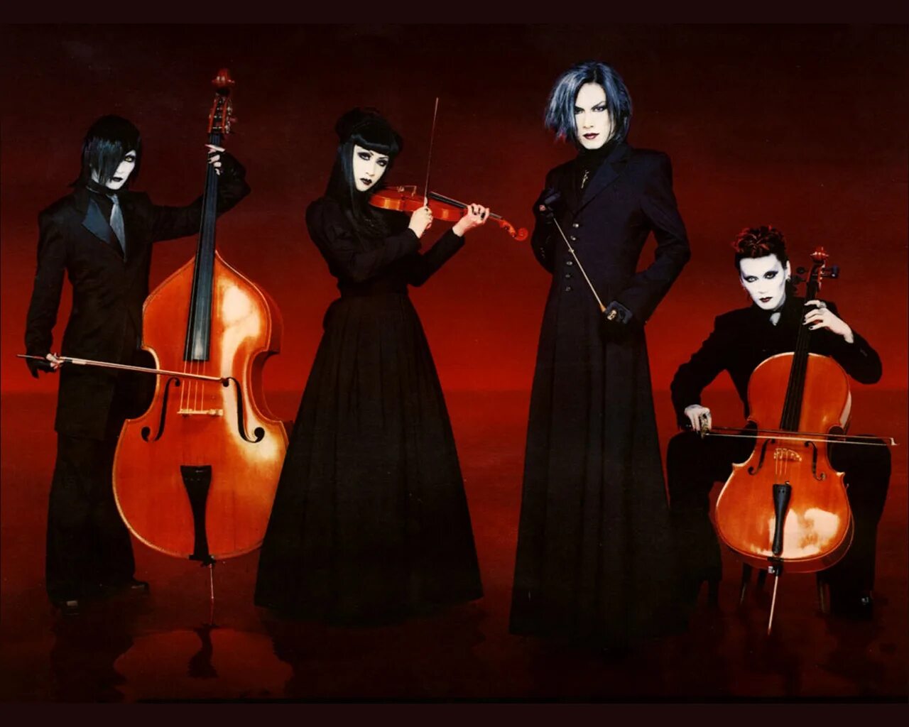 Deathstars фото группы. Готы музыкальные предпочтения. Готы субкультура. Tears of heaven группа logo. Blutengel 2004.