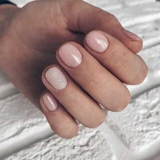Маникюр на короткие светлые оттенки