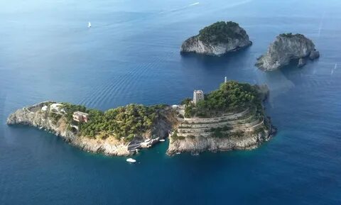 Есть ли в море острова