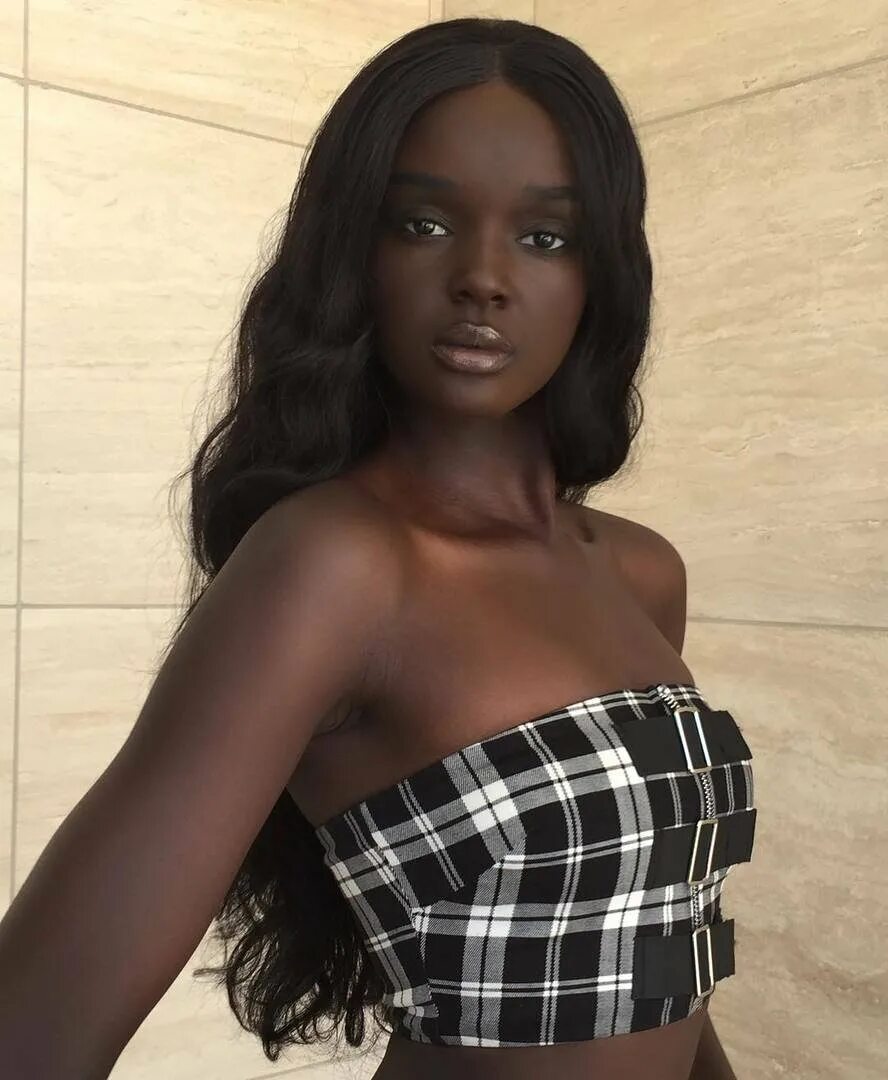 Соло темнокожих. Модель даки тот (Duckie thot) из Южного Судана hot. Модель Ньядак тот из Южного Судана.