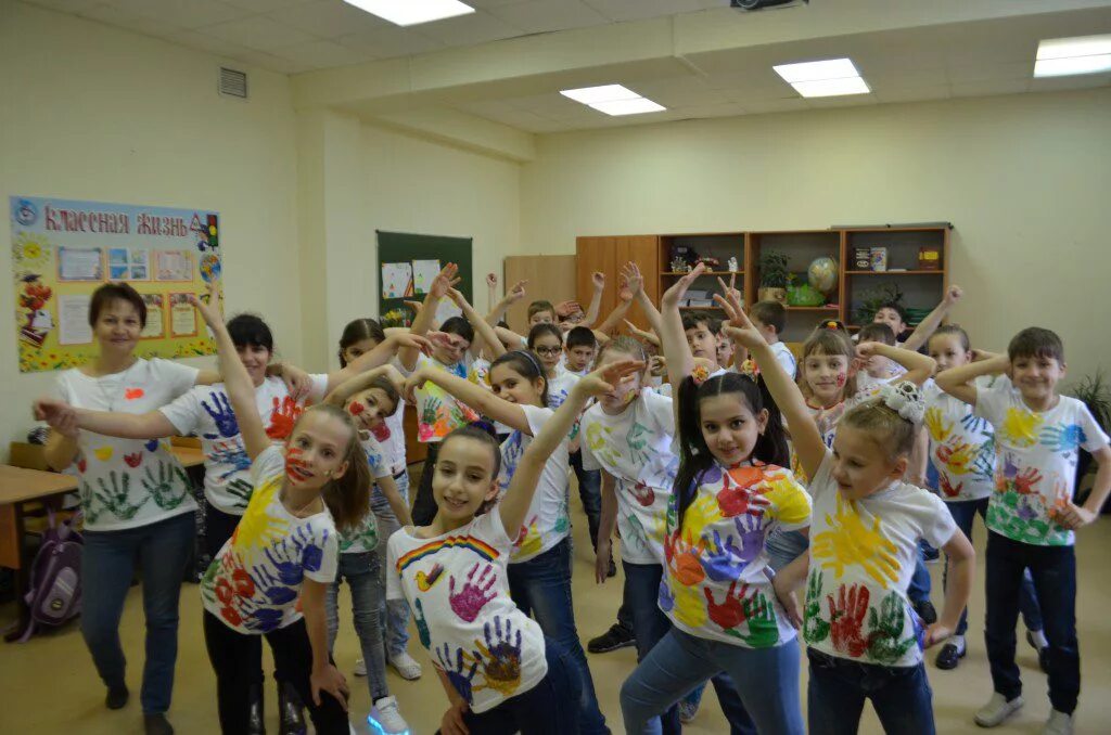 позитив школьное мероприятие. день позитива в школе мероприятия. день веселого настроения в школе. день позитива в школе. неделя позитива в школе.