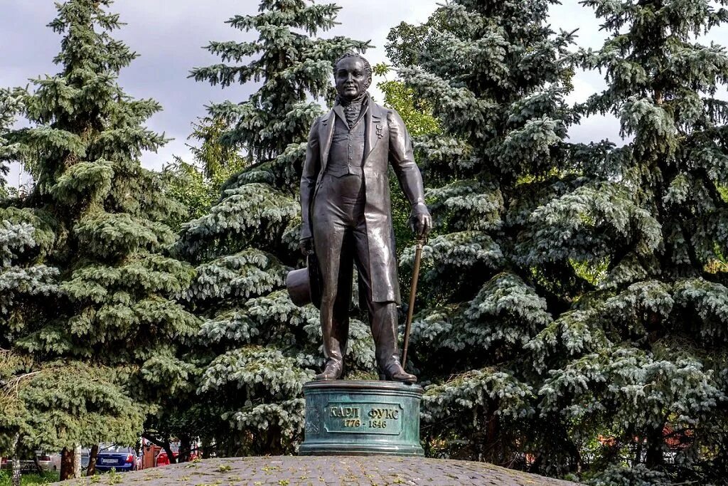Памятник габдулле тукаю (казань, улица пушкина). Памятник федору шаляпину в казани. Памятник габдулле тукаю в санкт-петербурге. Памятники писателям в казани. Памятники писателям в казани.