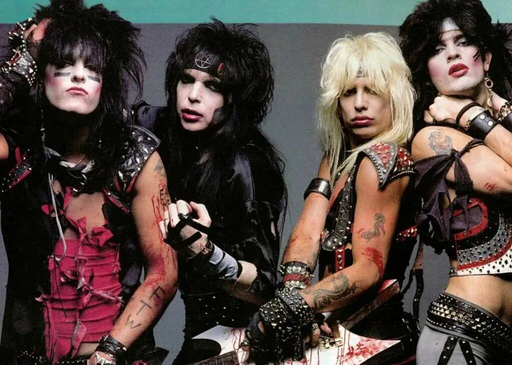 Ratt band. Группа guns n’ roses. Guns n roses 1997. Зарубежный рок 80 клипы. Queen the best обложка.